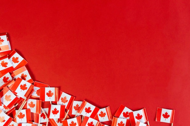 Canadese vlaggen plat leggen met kopieerruimte nationale feestdag