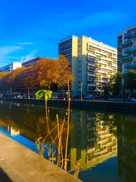 Canal en automne