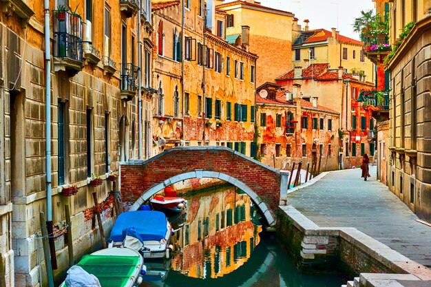 イタリア、ベニスの運河。ベネチアの街並み