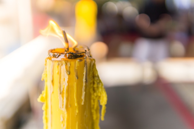 Photo candle light in temple