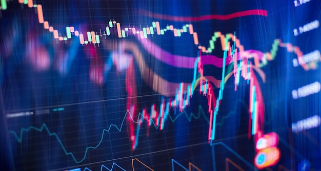 Candle stick graph-grafiek van de handel in beursinvesteringen De Forex-grafiekgrafiek op het digitale scherm Staafdiagrammen Diagrammen financiële cijfers Forex-grafiek