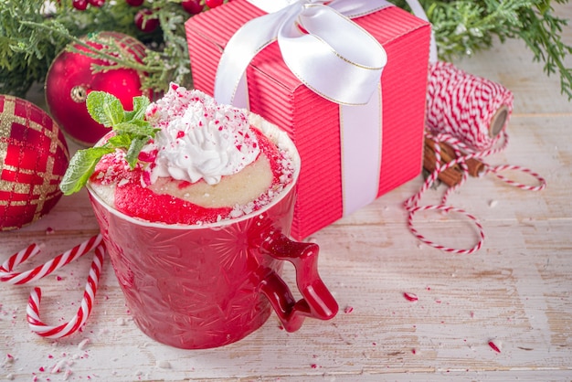 Candy cane peppermint mugcake