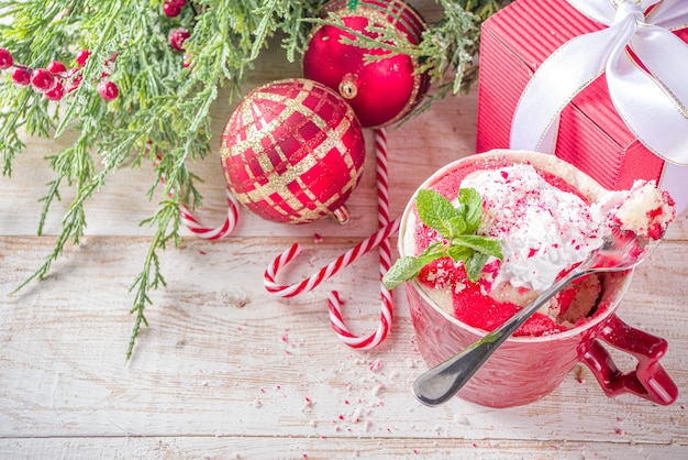 Candy cane peppermint mugcake