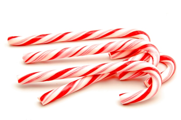 Foto candy canes op witte achtergrond