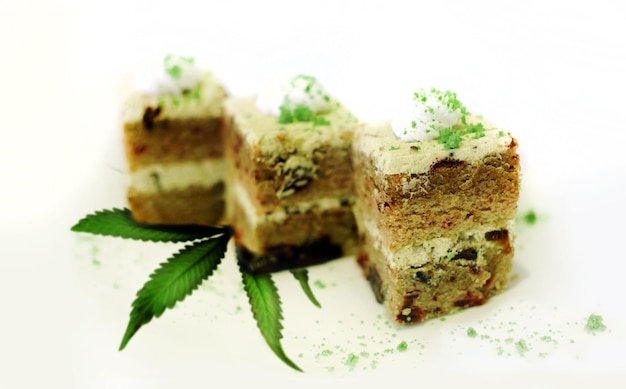 Cannabiscakebakkerij met pruim en zoet