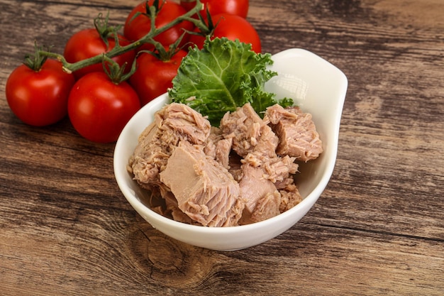 Canned tuna fillet in the bowl