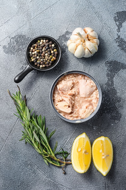 Canned tuna with fresh herbs