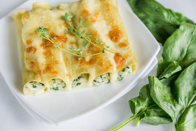 Cannelloni met ricotta en spinazie