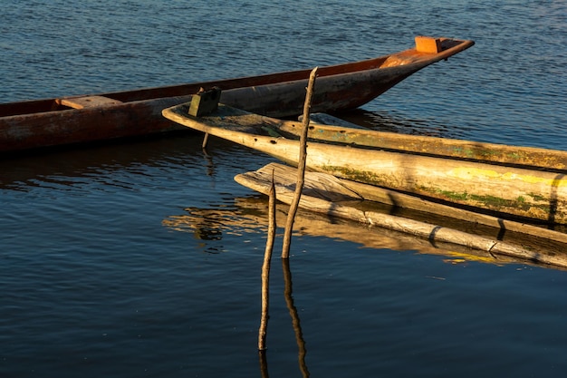 Canoes stopped on the Paraguacu River