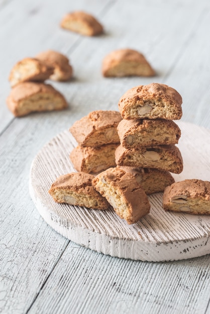 Cantuccini on the wooden board