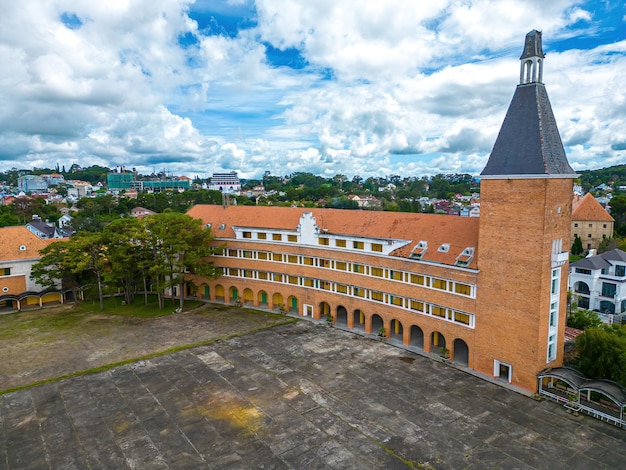 Cao dang su pham Da LatまたはPedagogical College DalatまたはLycee Yersin School in Dalat Vietnam この学校は1927年にフランス植民地主義者の子供たちを教育するためにダラットに設立されました。