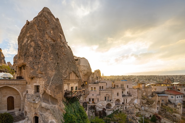 Foto orizzonte di paesaggio urbano di cappadocia a goreme, turchia