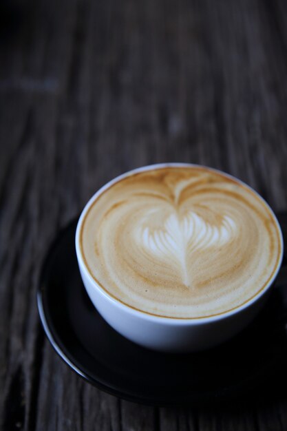 cappuccino koffie op hout achtergrond