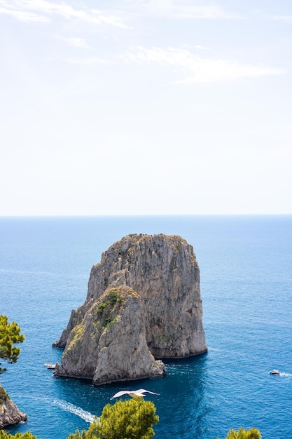 Остров Капри море и горы Горы Капри Море Капри Красивые пейзажи Капри