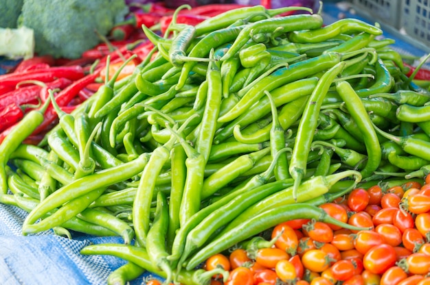 野菜市場におけるトウガラシ