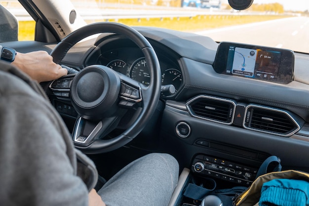 Il concetto di guida dell'auto gareggia dall'interno