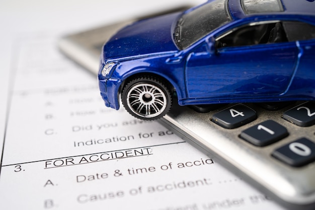 Car on Insurance claim accident form