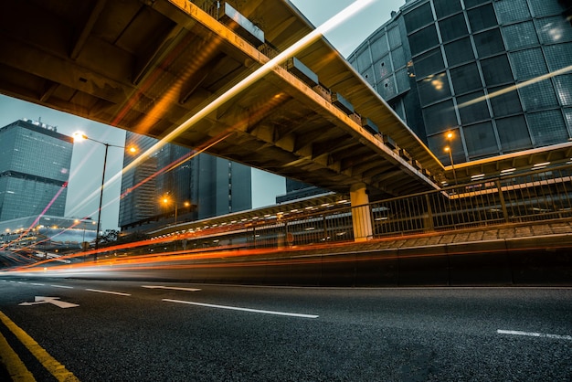 車の光跡