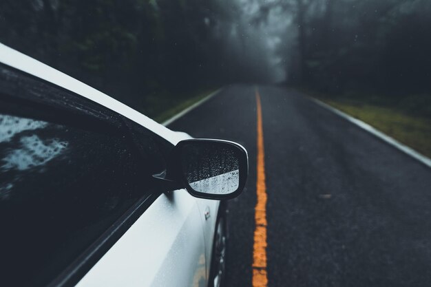 Photo car on road during monsoon