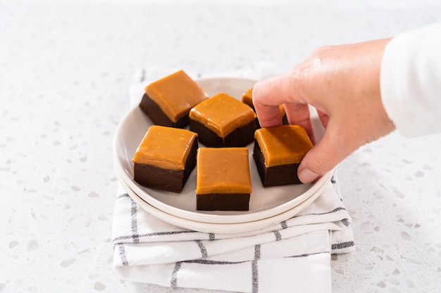 Caramel fudge