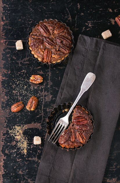 Caramel pecan pie