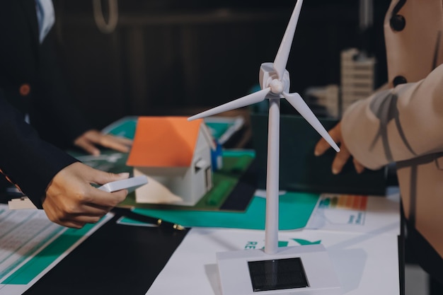 탄소 배제 가격 보고서 CO2 배출 미래 성장 ESG 윤리적 중소기업 사무실 기후 변화 지구 온난화 사회적 문제 프로젝트 아시아 사람들의 그룹 환경 친화적 인 SDGs 계획