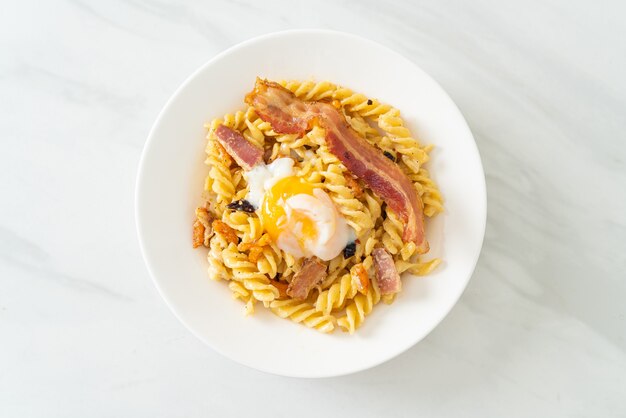 carbonara fusilli pasta spicy bacon - Italian food style