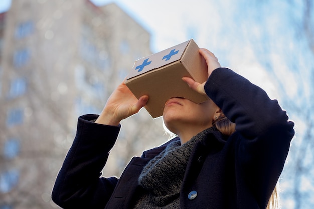 Cardboard virtual reality glasses