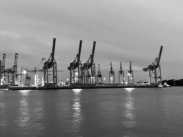 Photo cargo cranes