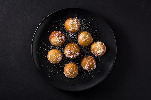 Carnavalsbeignets of buñuelos de viento