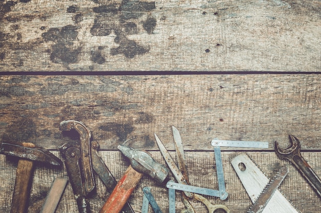 Foto il piano dell'industria della carpenteria pone il concetto sul fondo di legno di lerciume sporco