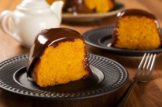 Foto torta di carote con glassa al cioccolato torta brasiliana