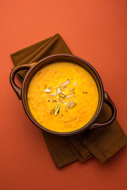Морковный Кхир или паясам, также известный как Гаджар ки Кхир