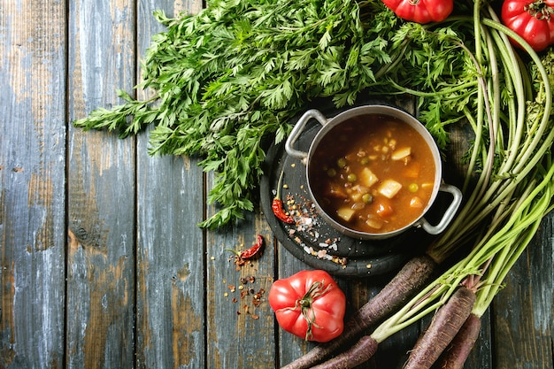 Carrot tomato pea soup