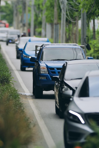 Foto auto in movimento su strada