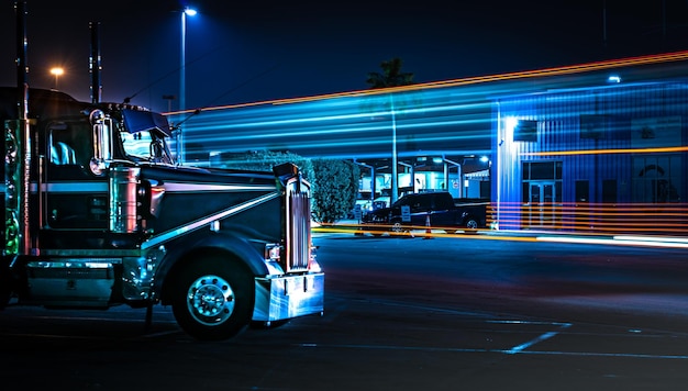 Photo cars on street at night