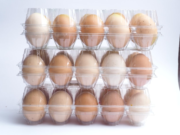 Photo a carton of eggs with a white background