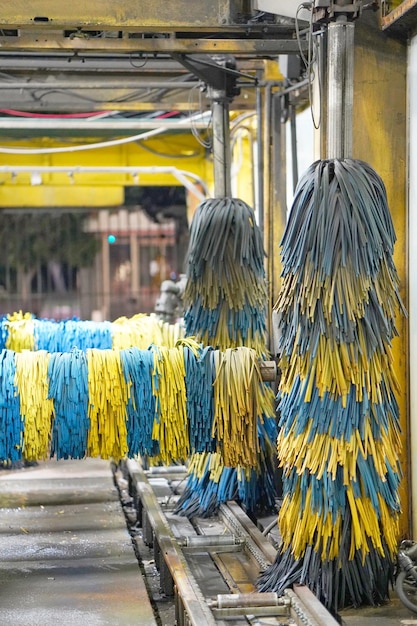 Carwash binnen Zicht op automatische wasstraat