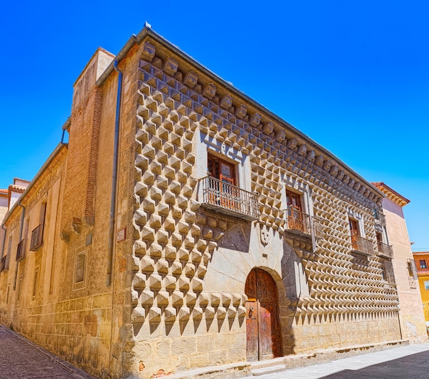 Casa de los Picos (Huis van de Pieken) op middeleeuwse straten in Segovia.