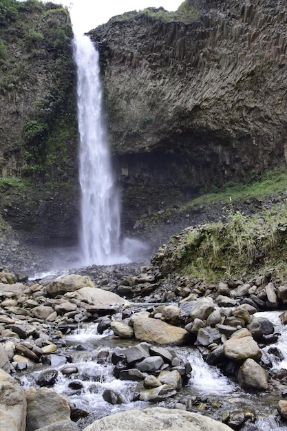 Photo cascada manto de la novia waterfall in banos de agua santa banos