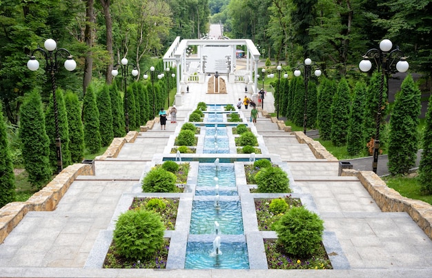 Cascade Trappen in de zomer Stavropol Krai Zheleznovodsk Rusland