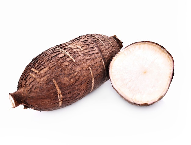 Photo cassava root isolated on whith background