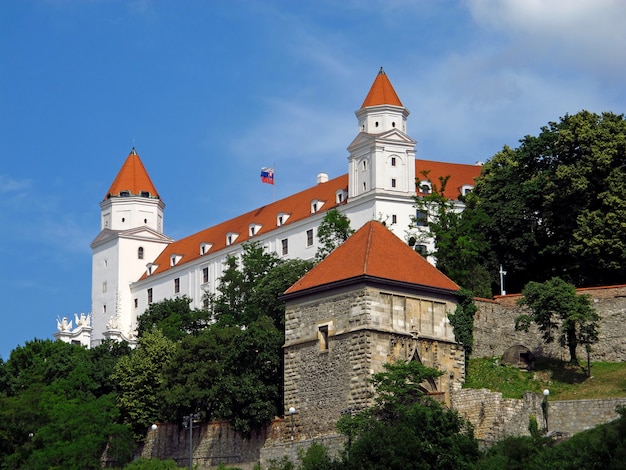 Foto il castello nella città di bratislava