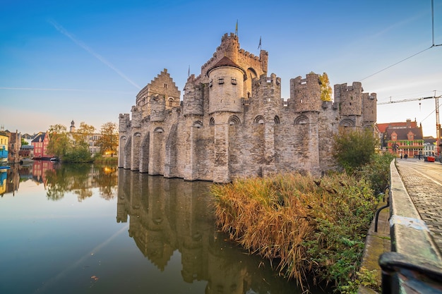 Замок Gravensteen в центре Гента Бельгия