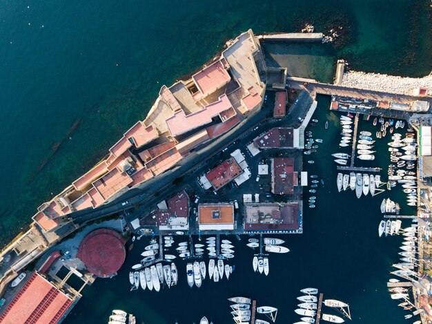 Foto vista aerea del castello ovo