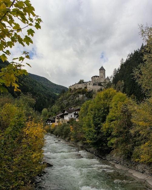 イタリア、南チロルの城 Taufers