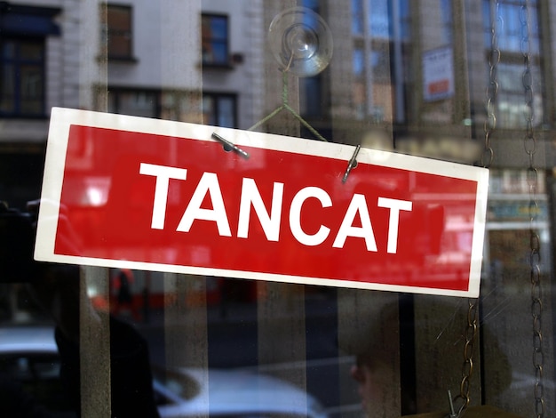 Catalan closed shop sign