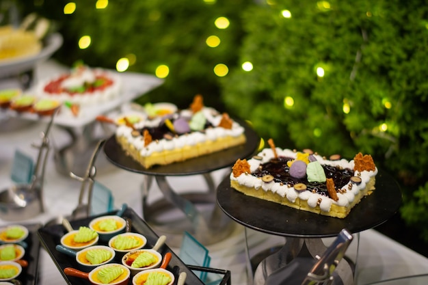 catering eten dessert en zoete mini canapés snacks en hapjes eten voor het evenement snoepje