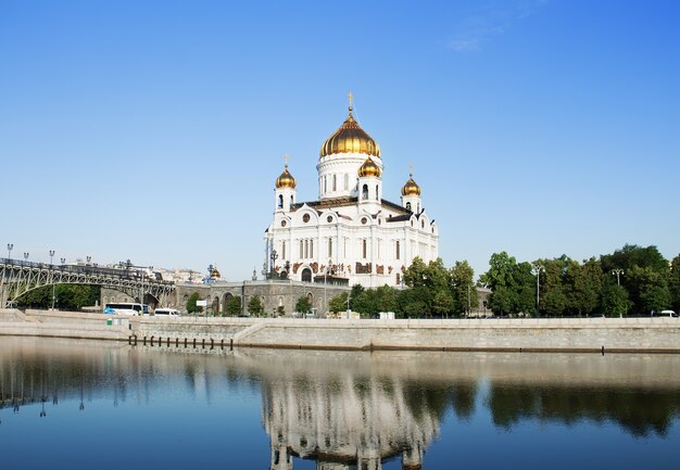 Foto cattedrale di cristo salvatore. fiume moscova. mosca, russia