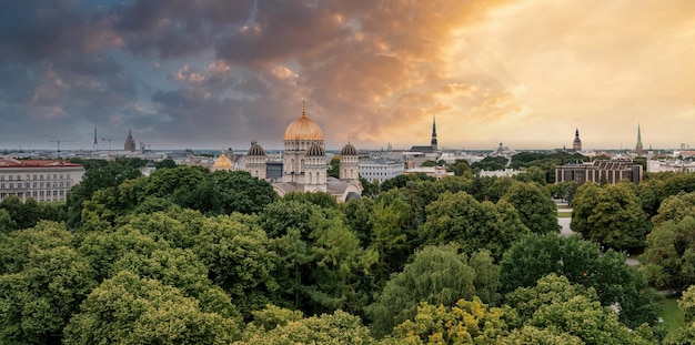 ラトビアのリガにあるキリストの誕生大聖堂 (Cathedral of the Nativity of Christ) 